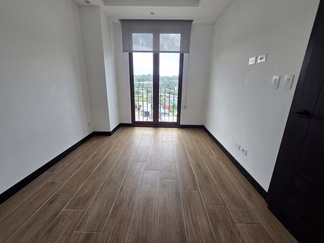 ALQUILER DE APARTAMENTO EN LIRIOS DE CAYALA ZONA 16