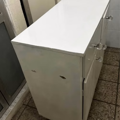MUEBLE BLANCO CON RODOS MULTIUSOS A LA VENTA medidas: 90 x 99 x 42 - Imagen 5