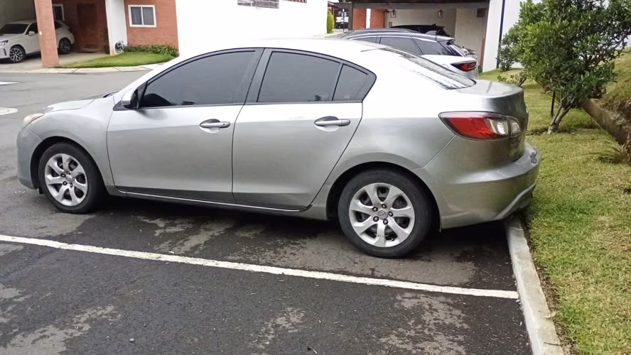 Mazda 3 Sedán 2012 Automático Tiptronic – Excelente Estado