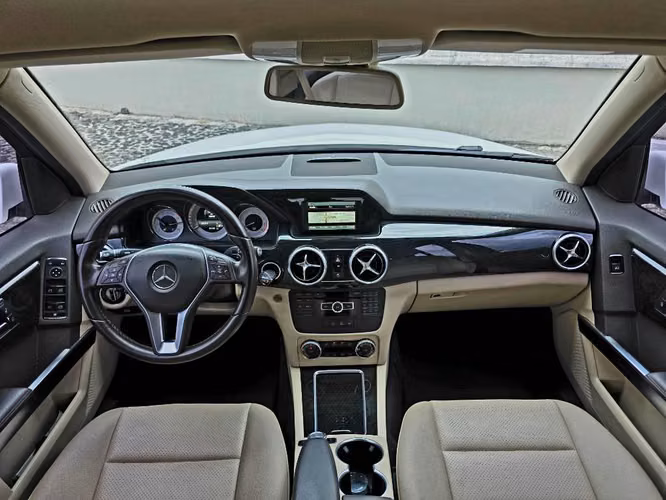 Mercedes benz GLK-250 2015