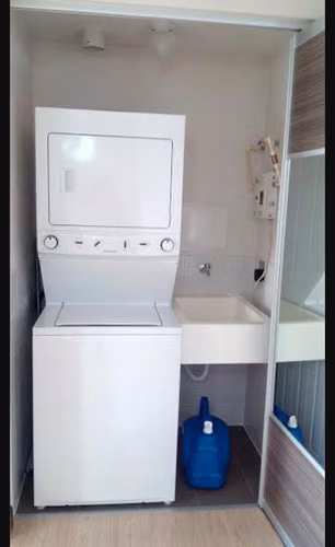 Venta de Apartamento en Edificio Veinti4 | Zona 10 a la par de Zona Pradera