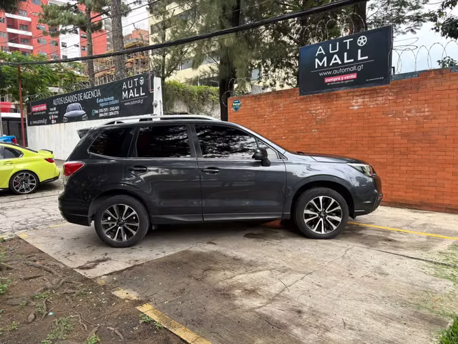 Subaru Forester AWD año 2018 de agencia