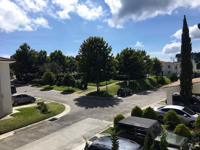 VENTA O ALQUILER CASA EN CONDOMINIO VILLA VENETTO KM. 25.5 CARRETERA A EL SALVADOR - Imagen 4