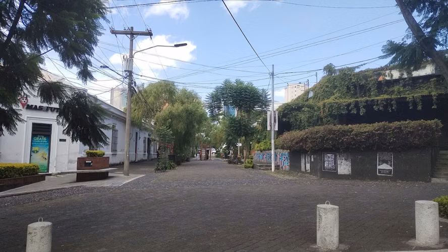 APARTAMENTO EN VENTA TIPO LOFT EDIFICIO  CUATRO VENEZÍA 4 GRADOS NORTE ZONA 4 - Imagen 2