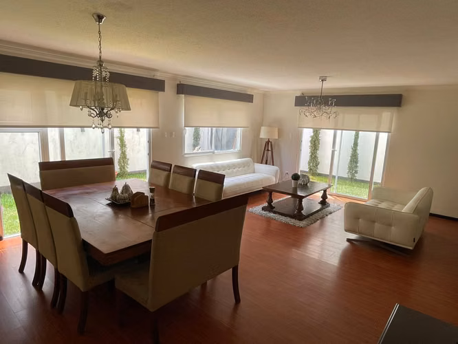 Venta de Casa en Condominio Las Luces del Encinal, Zona 7 Mixco con 4 Habitaciones