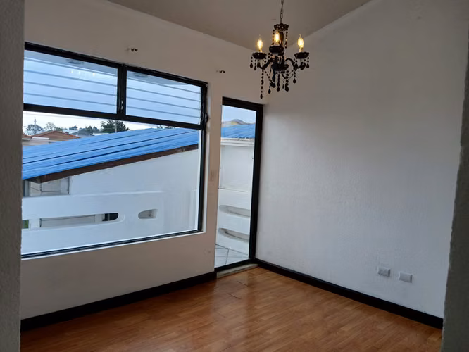 LINDA CASA EN RENTA EN MANANTIALES CARRETERA A SAN JOSE PINULA - Imagen 8