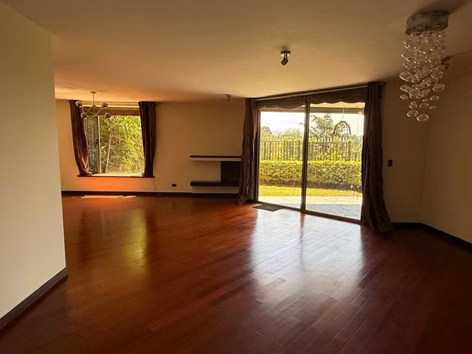 Alquiler de casa en zona 10 El prado 320 Mt2. de construcción