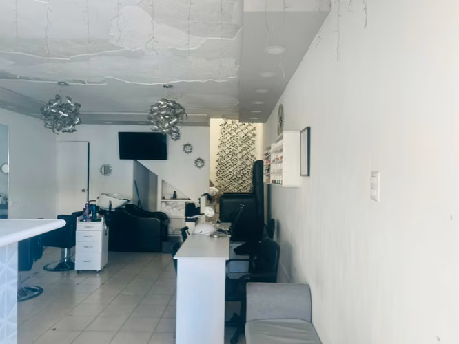 LOCAL EN VENTA ZONA 8 DE MIXCO, PLAZA COMERCIAL PANORAMA EXPRESS - Imagen 2