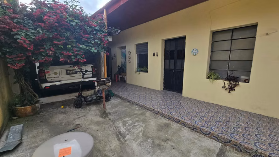AMPLIA CASA EN RENTA IDEAL PARA RESTAURANTE U OFICINA EN ZONA 1