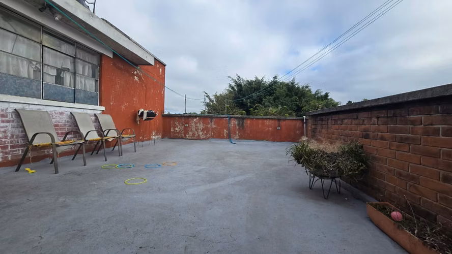 AMPLIA CASA EN RENTA IDEAL PARA RESTAURANTE U OFICINA EN ZONA 1