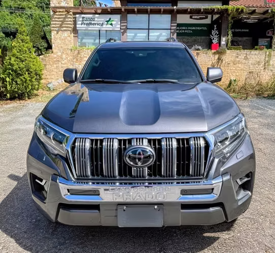 2022 TOYOTA LAND CRUISER PRADO VX 2.8L RÉCORD AGENCIA
