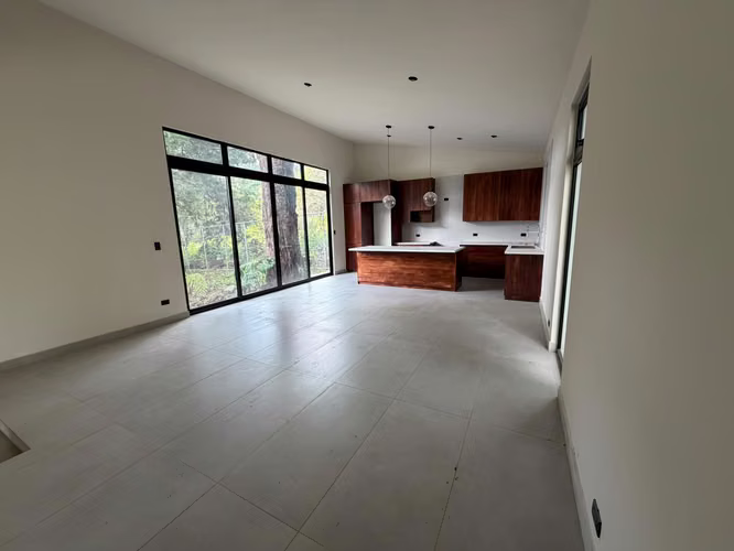 VENTA DE CASA DE UN NIVEL CERCA DE SAN LUCAS SAC - Imagen 2