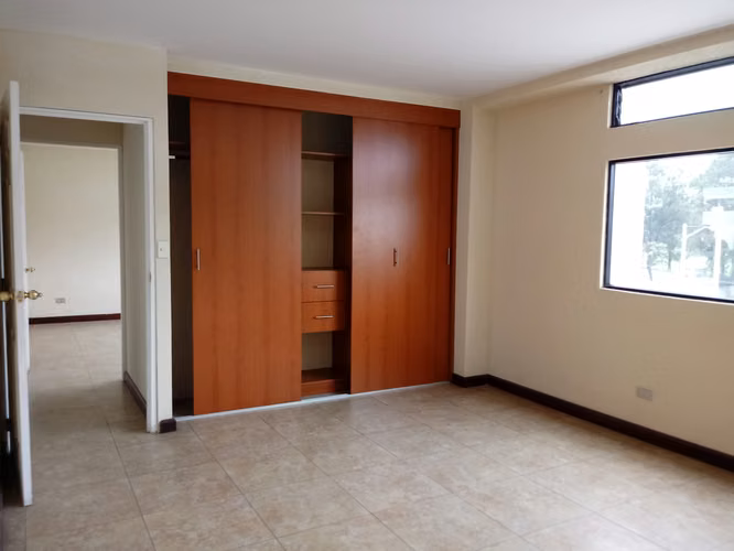 Apartamento en Renta en zona 10 muy cerca de centro medico
