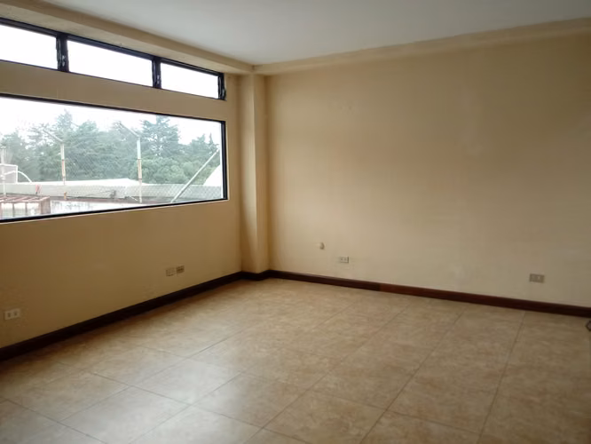Apartamento en Renta en zona 10 muy cerca de centro medico
