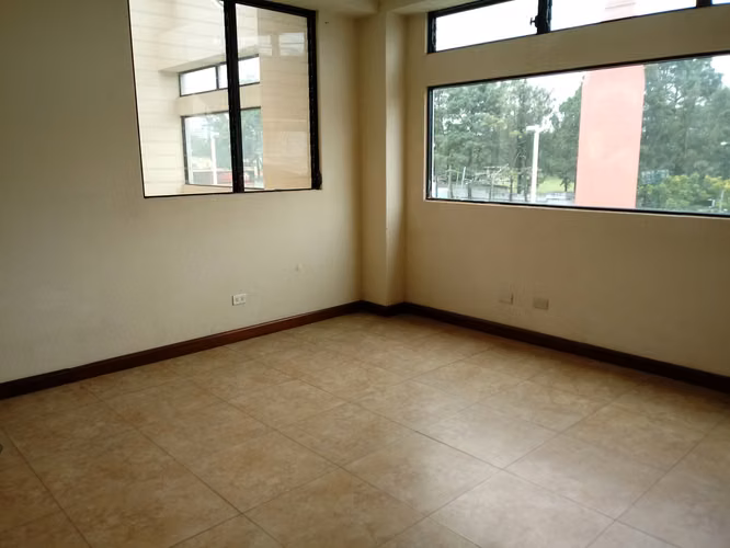Apartamento en Renta en zona 10 muy cerca de centro medico