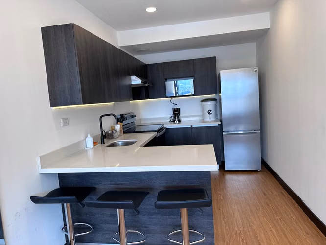 Lindo Apartamento Amueblado tipo eficiente en Renta en Zona 10 - Imagen 8