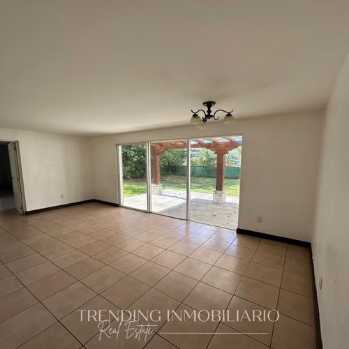 Casa en renta carretera a El Salvador Casa y Campo de 4 habitaciones + 6 parqueos - Imagen 3