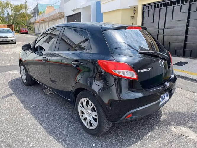 MAZDA 2 MODELO 2013 - Imagen 2
