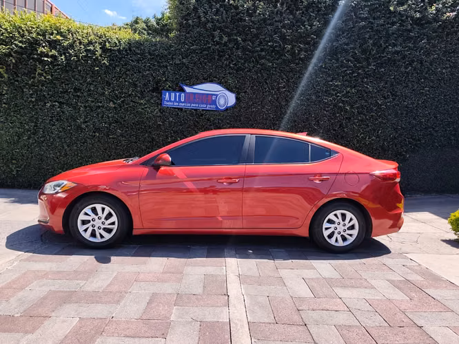 Hyundai Elantra Se Modelo 2017 - Imagen 4