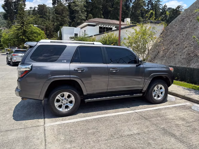TOYOTA 4RUNNER - Imagen 4