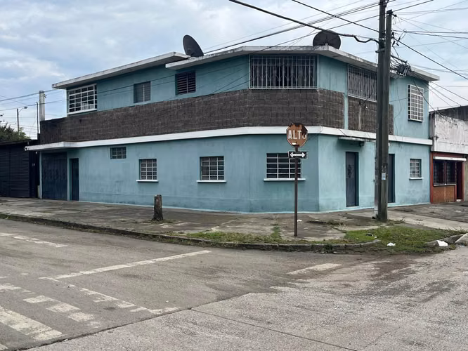 CASA COMERCIAL EN ALQUILER EN LA REFORMITA ZONA 12