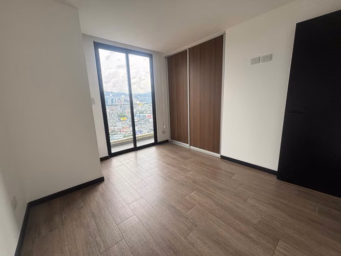 ALQUILO AMPLIO APARTAMENTO IQ10, ZONA 10