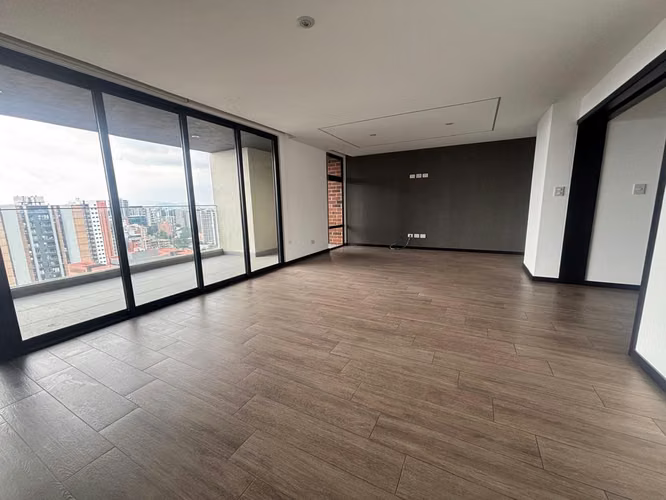 ALQUILO AMPLIO APARTAMENTO IQ10, ZONA 10