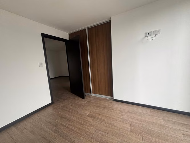 ALQUILO AMPLIO APARTAMENTO IQ10, ZONA 10