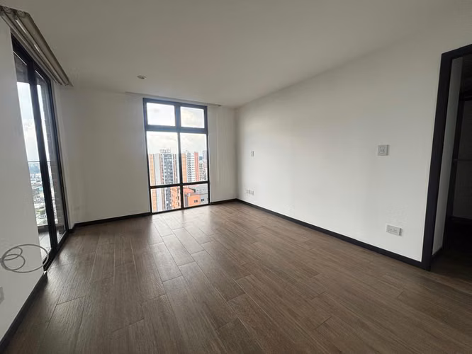 ALQUILO AMPLIO APARTAMENTO IQ10, ZONA 10