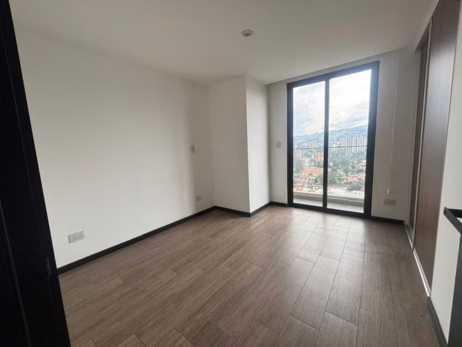 ALQUILO AMPLIO APARTAMENTO IQ10, ZONA 10