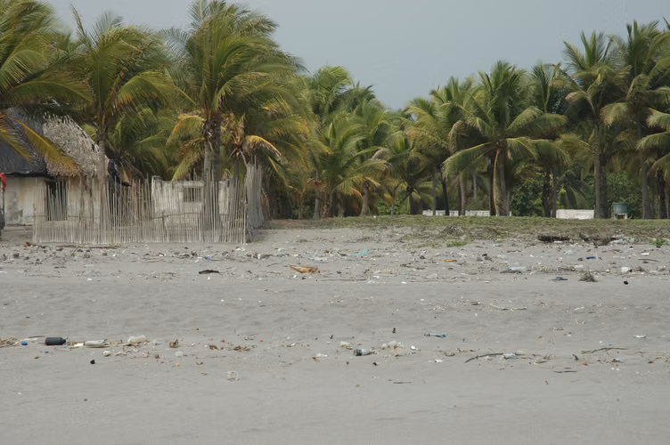 Terreno Frente al Mar con Chalet en Venta – Playa de Tulate, Retalhuleu. - Imagen 18