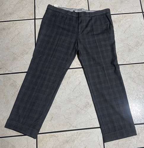 Traje United Colors of Benetton gris Windowpane  - saco: 54 R - pantalon: cintura:54 - largo: 96 - Imagen 6