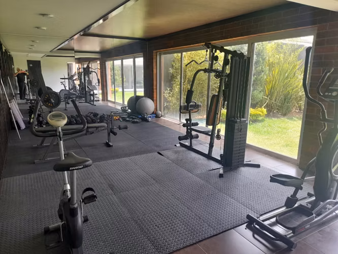 Renta de apartamento en Caledonia Zona 16 | 3 habitaciones en nivel medio - Imagen 10