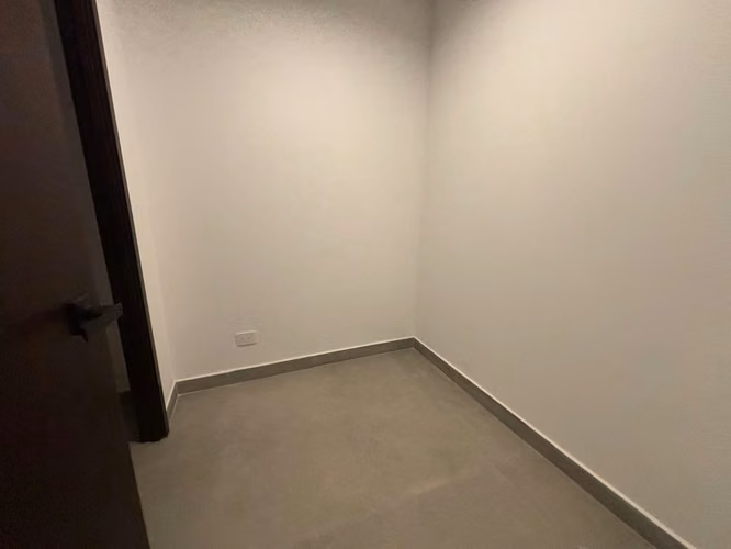 TOWNHOUSE EN ALQUILER EN ZONA 10 CON JARDIN CONDOMINIO MOLIE - Imagen 9