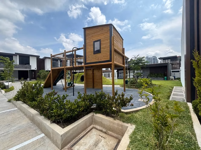 TOWNHOUSE EN ALQUILER EN ZONA 10 CON JARDIN CONDOMINIO MOLIE - Imagen 18