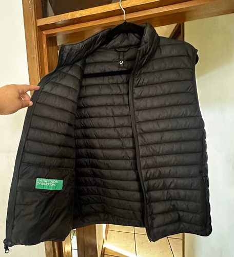 Chaleco United Colors of Benetton Color: Negro - Talla XL - nuevo - original - Imagen 2