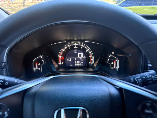 Honda CR-V LX 2WD año 2019 de agencia