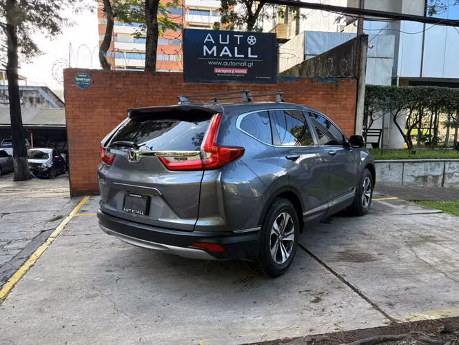 Honda CR-V LX 2WD año 2019 de agencia
