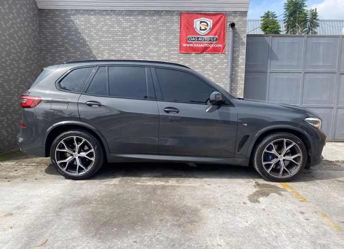 BMW X5 xDrive 40i Kit M de Agencia Modelo 2023 - Imagen 2