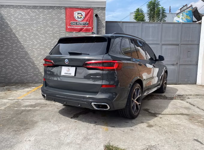 BMW X5 xDrive 40i Kit M de Agencia Modelo 2023 - Imagen 3
