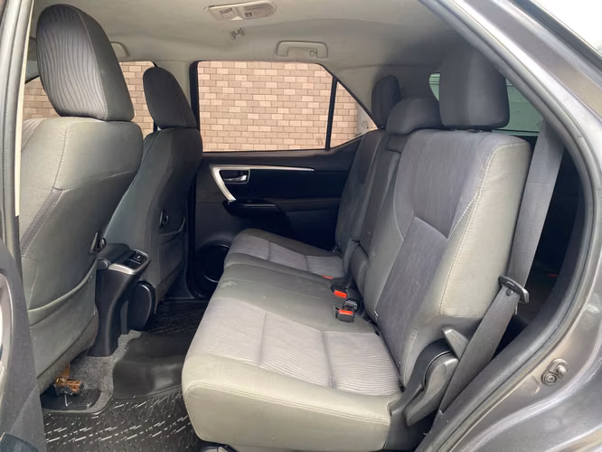 Toyota Fortuner SRV de Agencia Modelo 2024