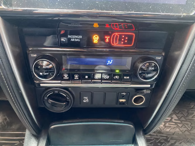Toyota Fortuner SRV de Agencia Modelo 2024
