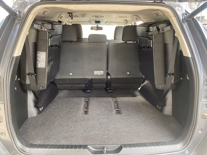 Toyota Fortuner SRV de Agencia Modelo 2024
