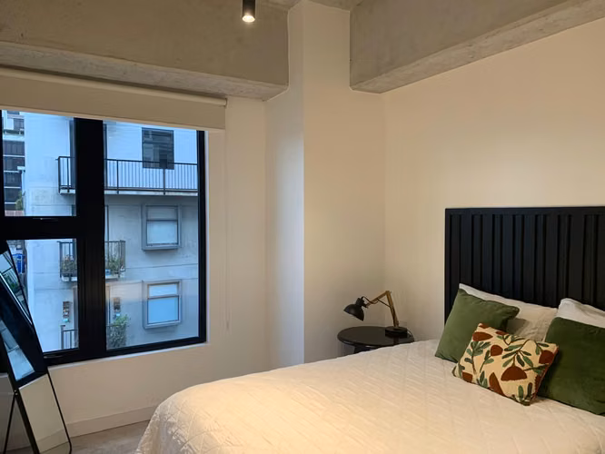 ALQUILO APTO AMUEBLADO DE 2 DORM EDIF SILK, Z 4