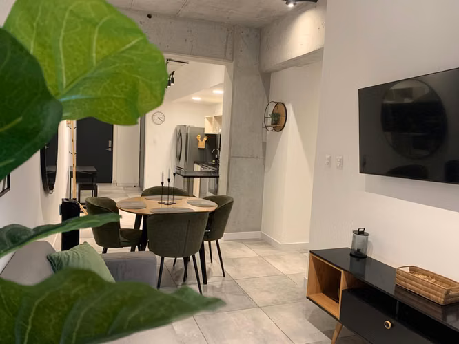ALQUILO APTO AMUEBLADO DE 2 DORM EDIF SILK, Z 4