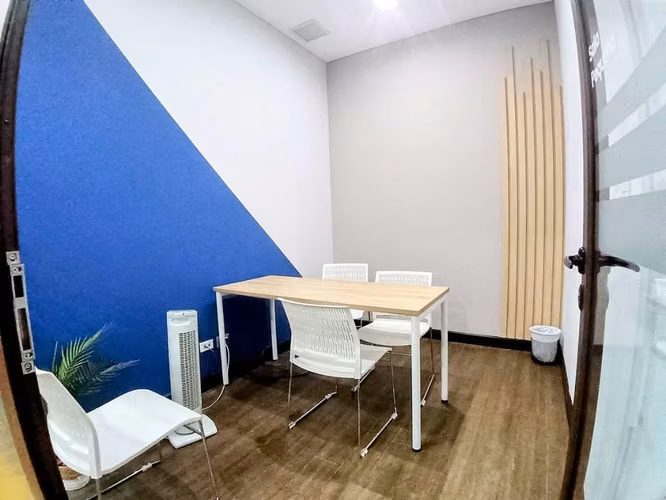 Oficina Corporativa en Zona 10  |  Piso completo  |   579m2