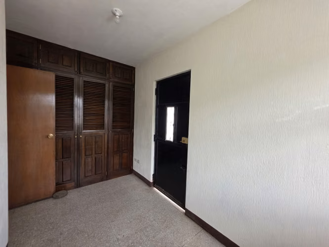 CASA DE 2 NIVELES EN VENTA EN KAMINAL JUYU II ZONA 7 GT - Imagen 7