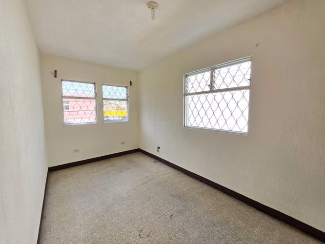 CASA DE 2 NIVELES EN VENTA EN KAMINAL JUYU II ZONA 7 GT - Imagen 9