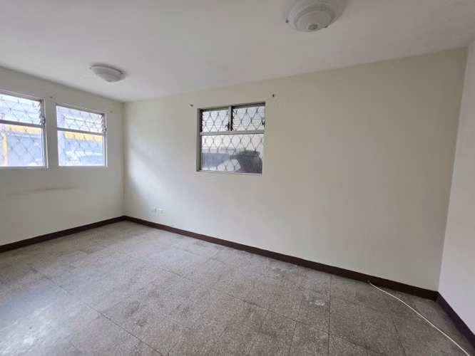 CASA DE 2 NIVELES EN VENTA EN KAMINAL JUYU II ZONA 7 GT - Imagen 2