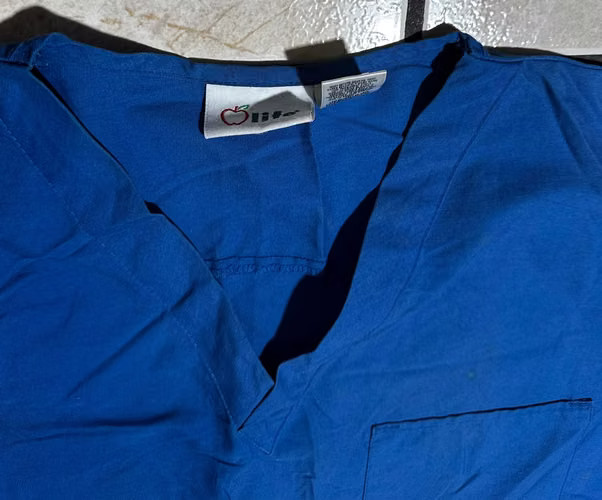 Uniforme Life Original – Filipina y Pantalón Azul - Talla L - Imagen 3